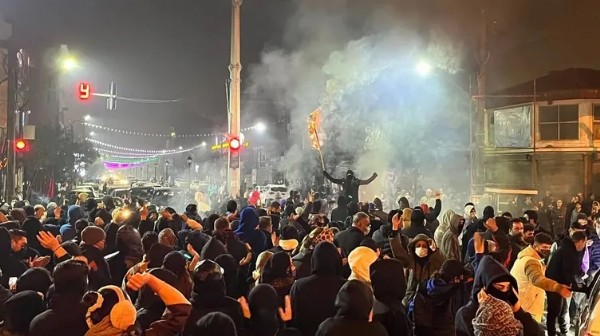 ABD İran'a saldırısını durdurdu mu? Trump'ın kararının perde arkası